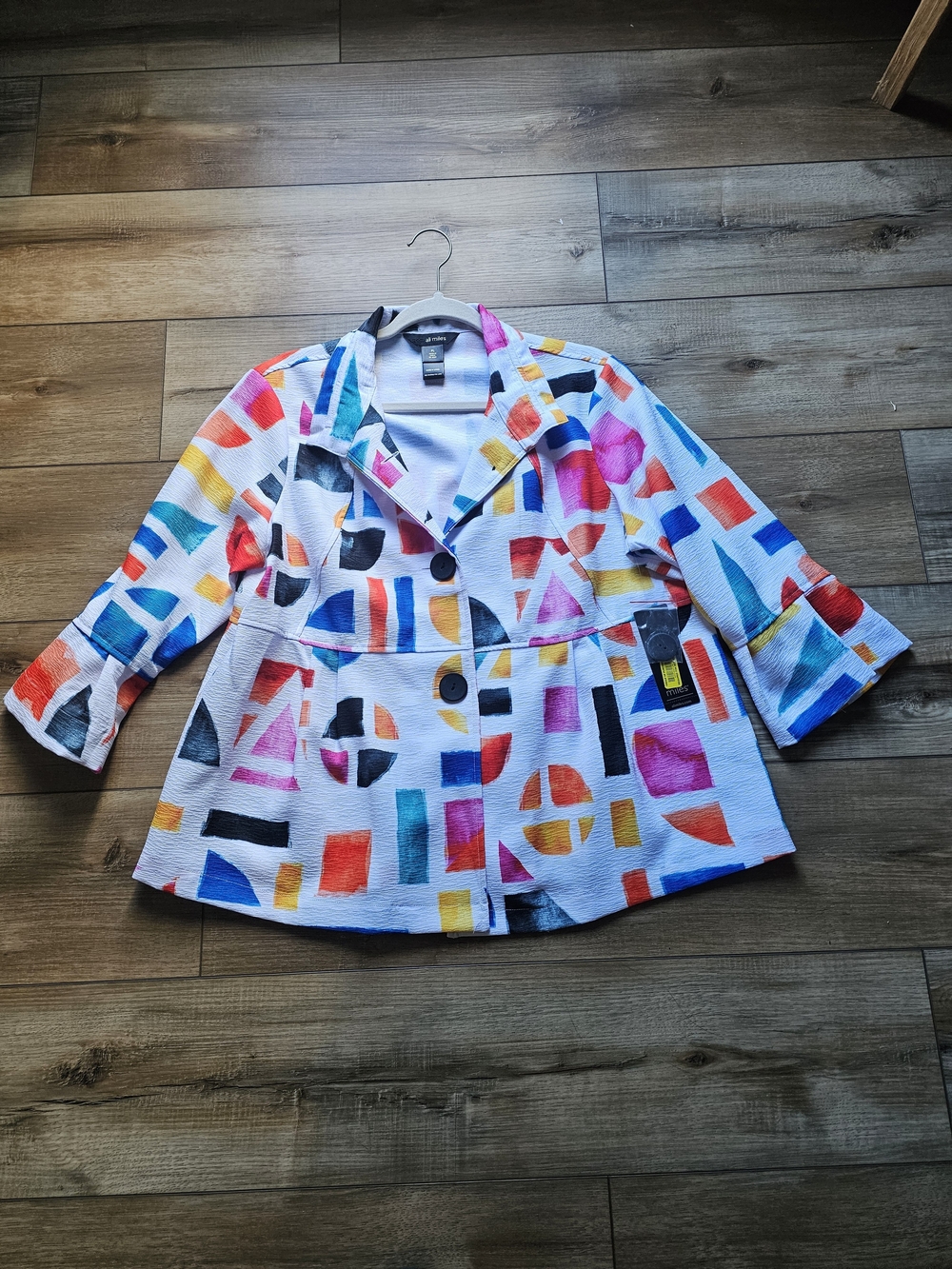 Ali Miles White Jacket with Multicolor Geometric Print